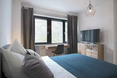 Spavaća soba; prirodno svjetlo, moderni stil