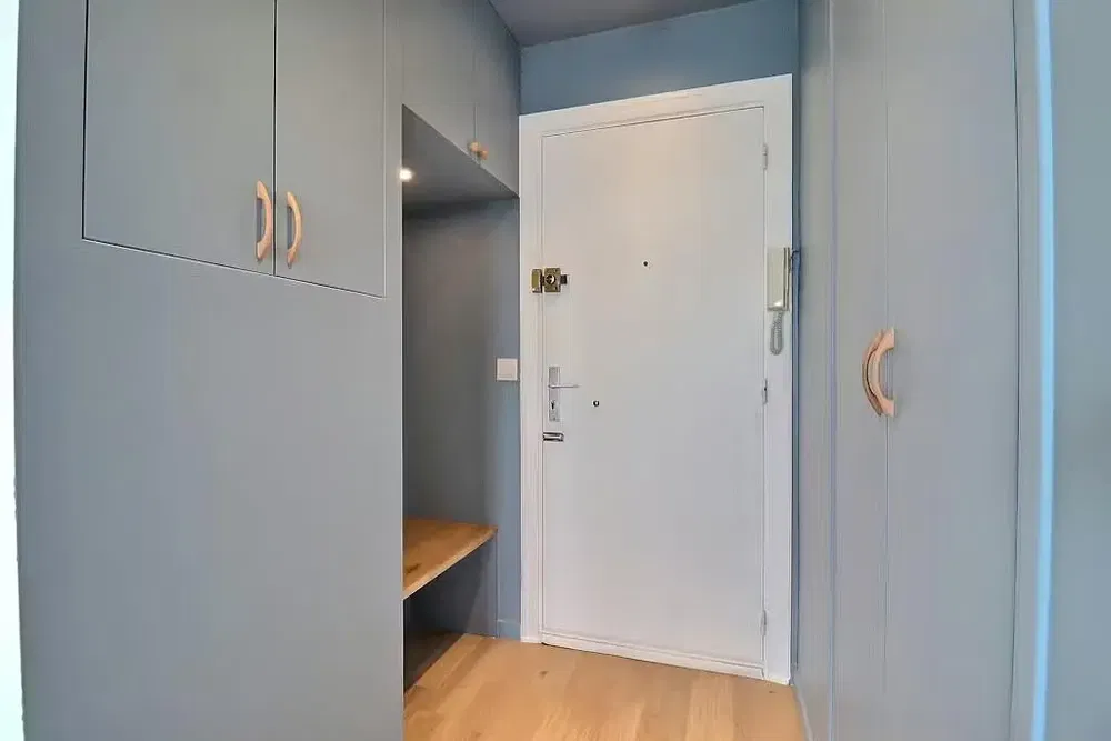 Vestiaire; parquet, rénové