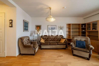 Дневна соба; дрвени под, рустикални стил