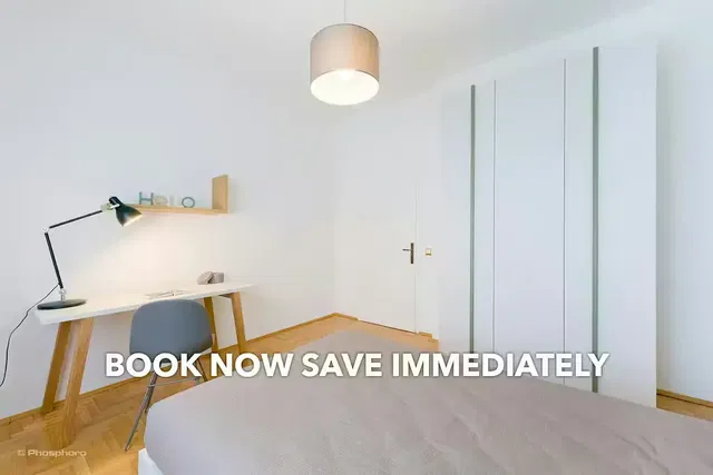 Schlafzimmer; holzboden, tageslicht, moderner stil