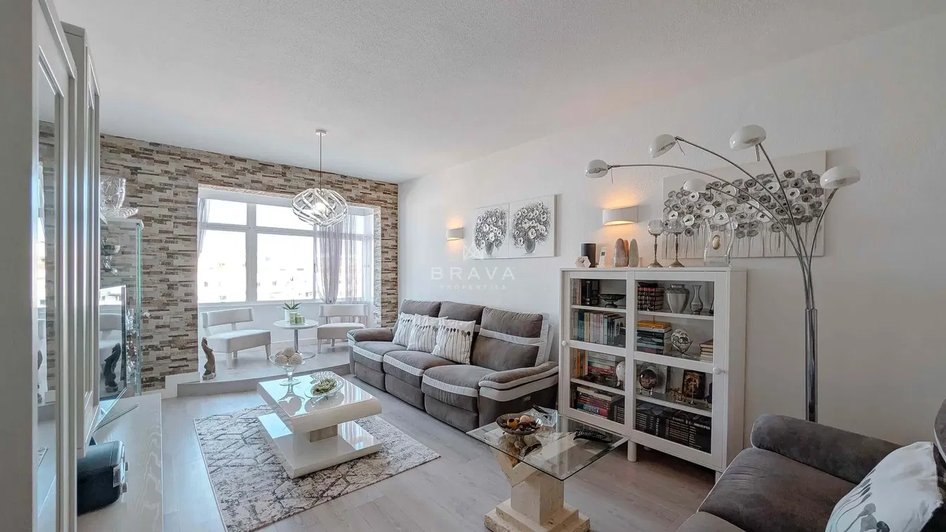 Дневна соба; природно светло, модерни стил