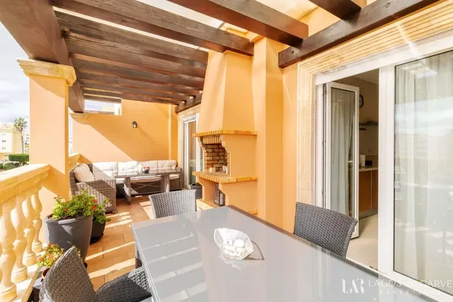 Terasa; výhled, přirozené světlo