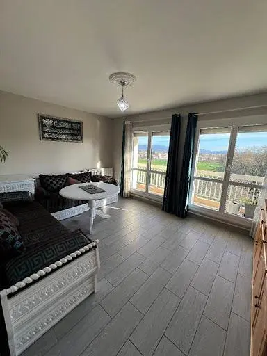 غرفة معيشة; إطلالة, ضوء طبيعي