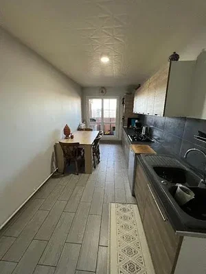 مطبخ; أرضية خشبية, ضوء طبيعي, أسلوب عصري