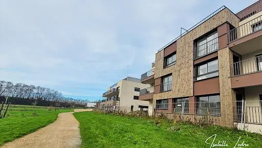 Kuća i okolina; pogled