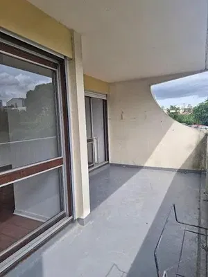 Balcon; vue, lumière naturelle