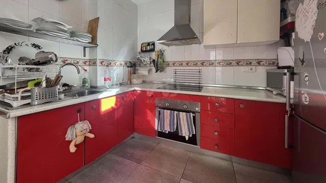 Kitchen; kitchen appliances, tile floor