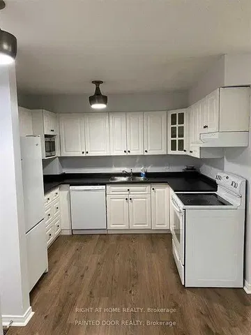 Mutfak; mutfak aletleri, fayans zemin, tadilatlı, doğal ışık