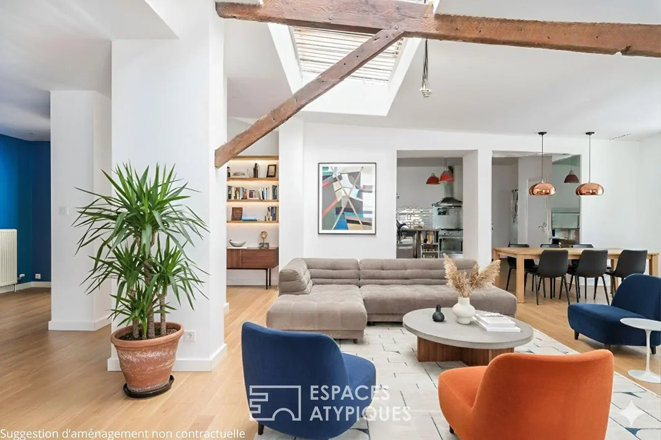 Oturma odası; doğal ışık, modern stil, ahşap kirişler