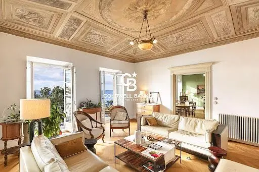 Oturma odası; manzara, doğal ışık, modern stil