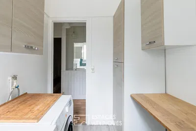 Küche; küchengeräte, holzboden, renoviert, tageslicht