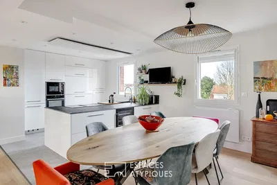 Mutfak; mutfak aletleri, doğal ışık, modern stil