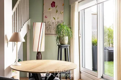 Oturma odası; doğal ışık, manzara