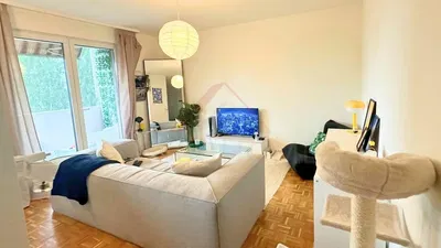 Wohnzimmer; blick, tageslicht, moderner stil, holzboden