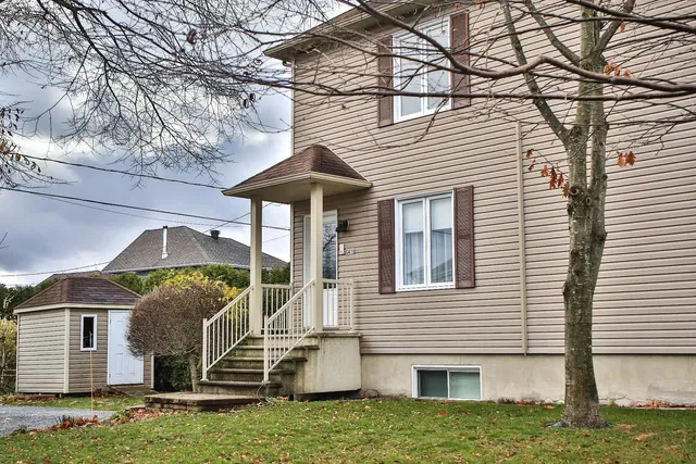 Kuća i okolina; pogled