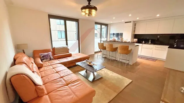 Wohnzimmer; blick, küchengeräte, tageslicht, moderner stil, holzboden