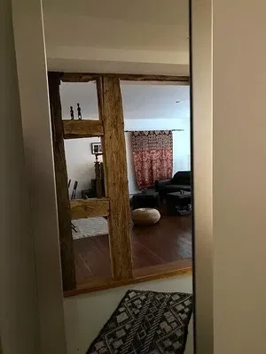 Wohnzimmer; holzbalken, tageslicht, rustikaler stil