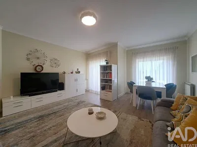 Obývací pokoj; přirozené světlo, moderní styl