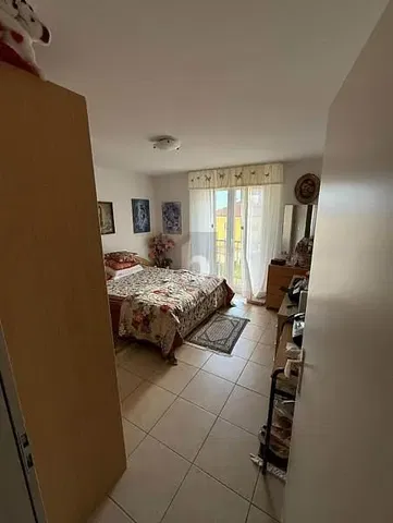 Schlafzimmer; tageslicht, fliesenboden