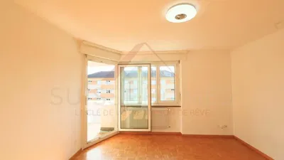 Dnevni boravak; pogled, pločice, prirodna svjetlost