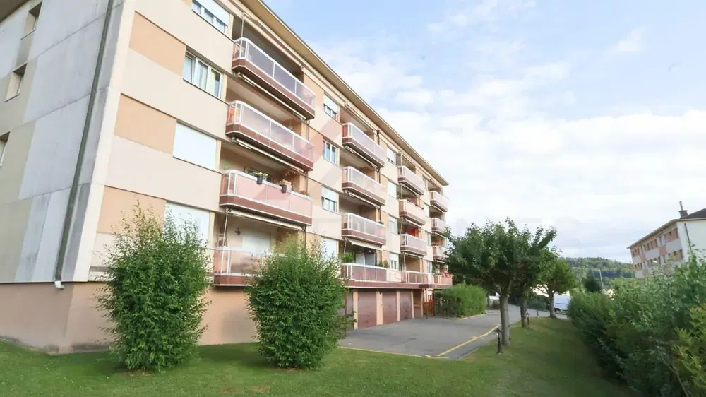 Kuća i okolina; pogled