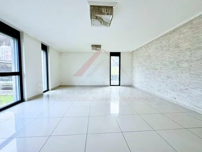 Dnevni boravak; pločice, pogled, prirodna svjetlost