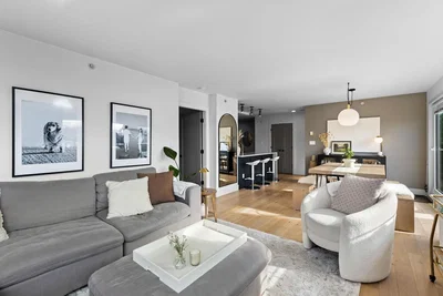 Oturma odası; doğal ışık, modern stil