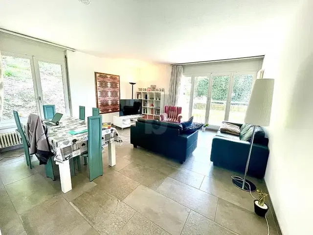 Wohnzimmer; tageslicht, fliesenboden