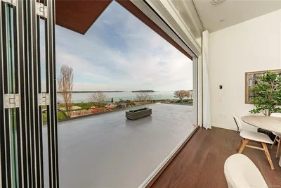 Teras; manzara, ahşap zemin, doğal ışık