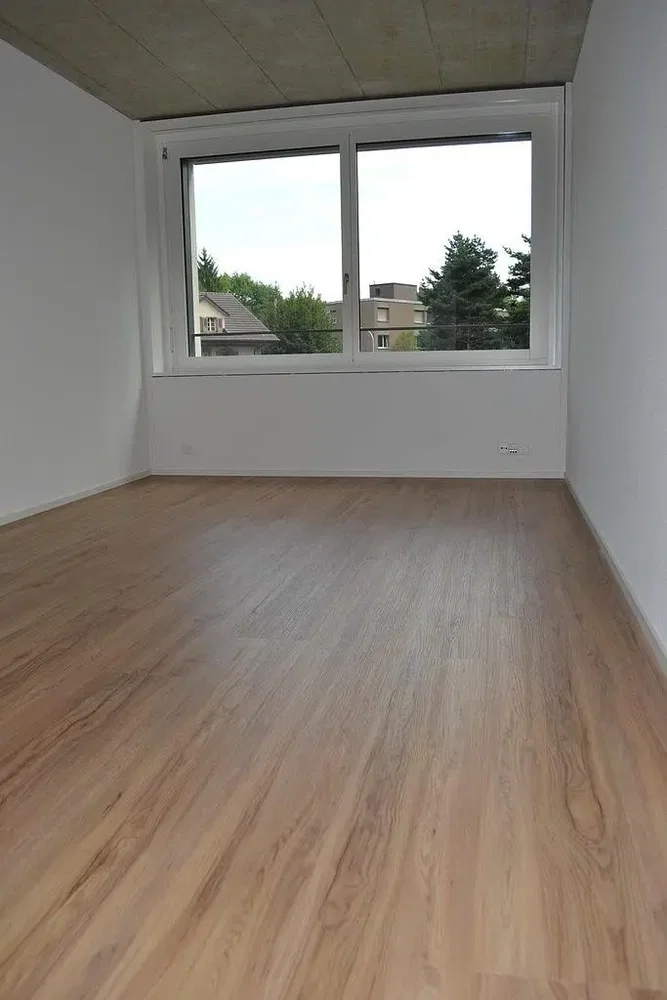 Wohnzimmer; blick, holzboden, tageslicht