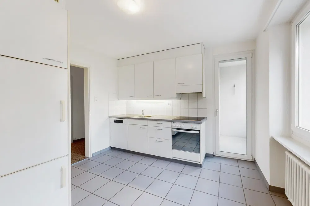 Küche; fliesenboden, renoviert