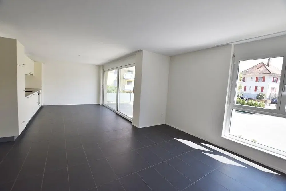 Wohnzimmer; fliesenboden, blick, tageslicht