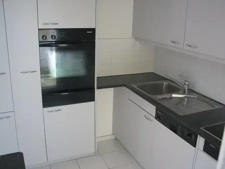 Küche; küchengeräte, fliesenboden