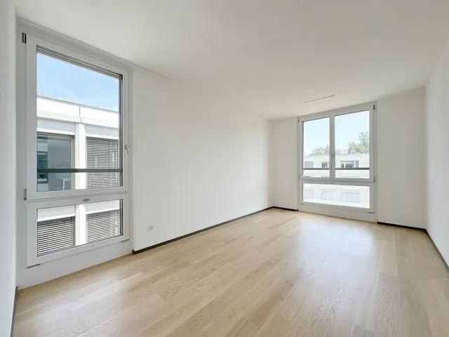 Wohnzimmer; tageslicht, holzboden, blick