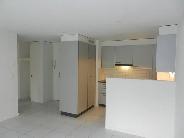 Cucina; pavimento in piastrelle