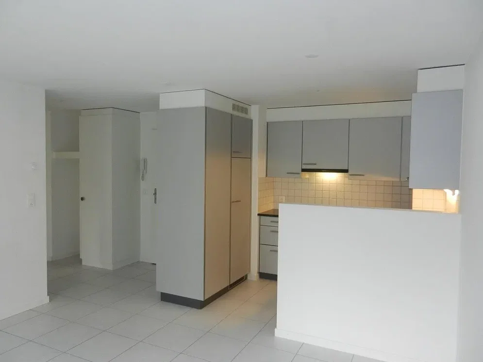 Cucina; pavimento in piastrelle