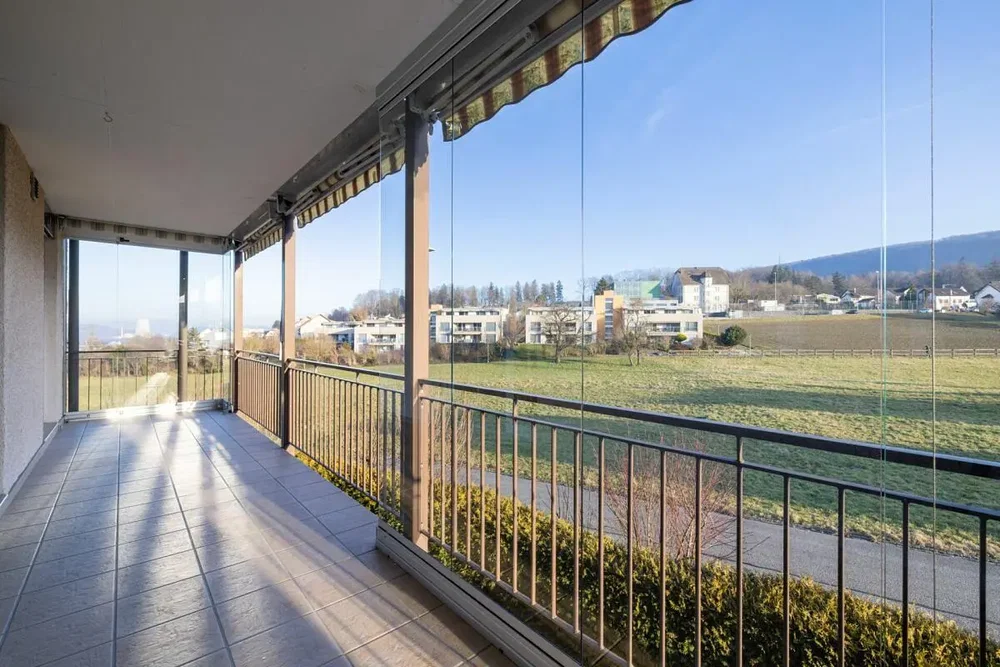 Balkon; manzara, fayans zemin