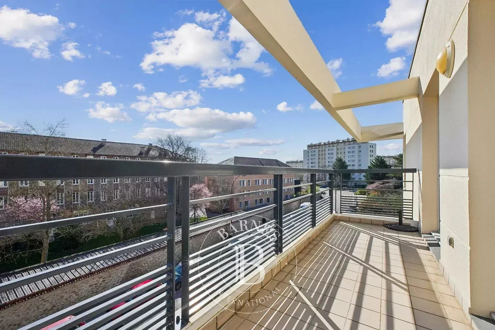 Balcon; carrelage, vue