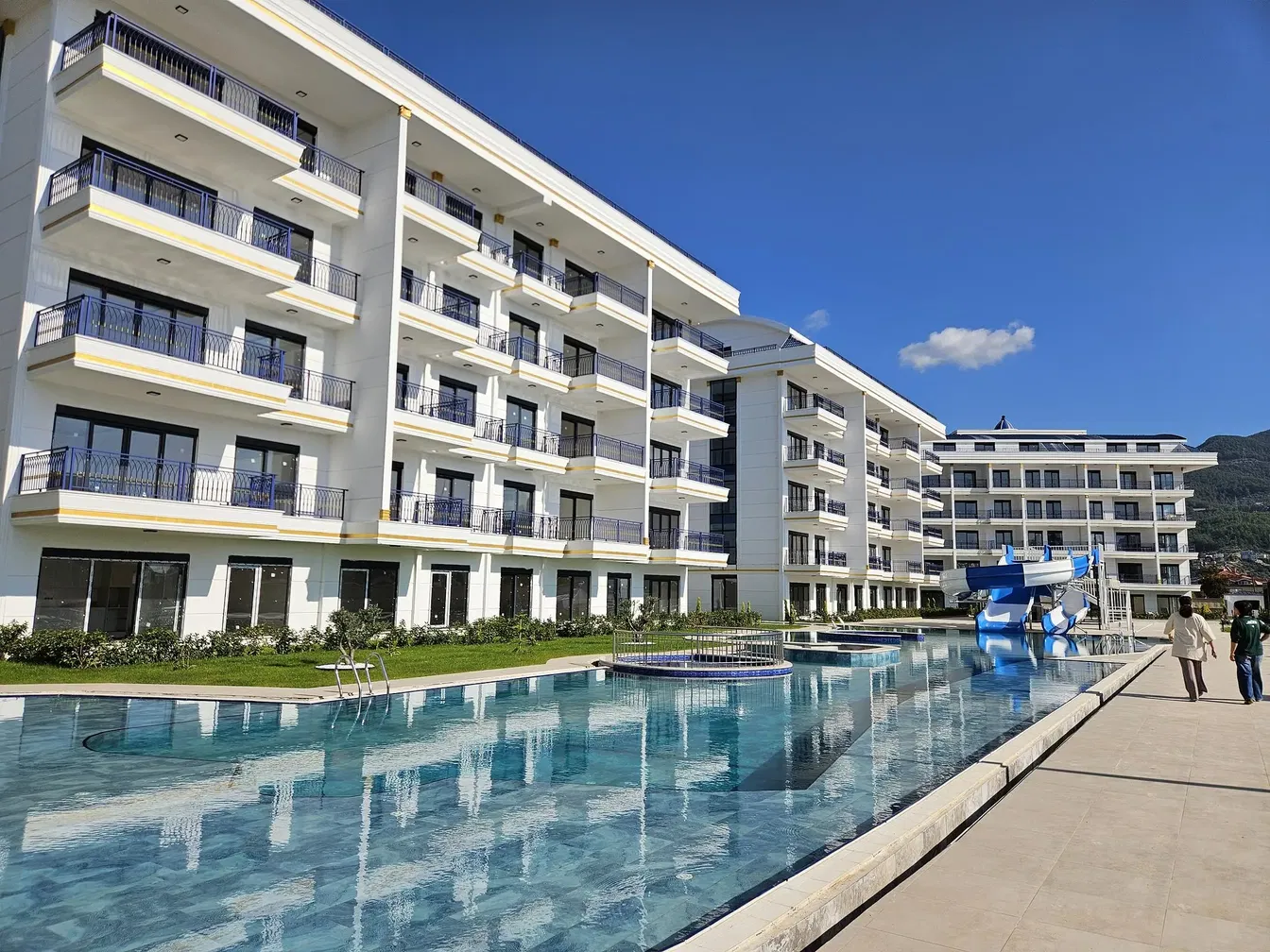 Dům a okolí; výhled