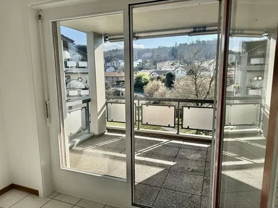 Balkon; manzara, fayans zemin, doğal ışık
