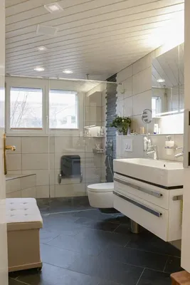 Купатило; плочице, природно светло, реновиран