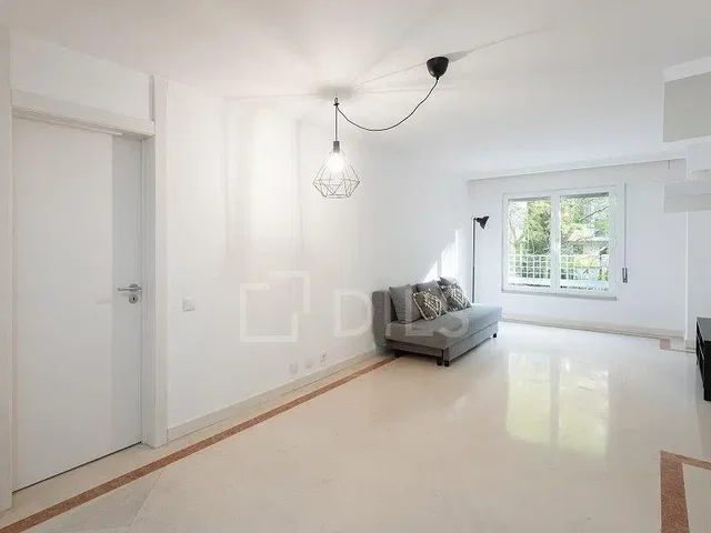 Obývací pokoj; přirozené světlo, moderní styl