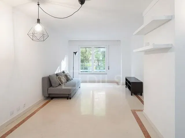 Obývací pokoj; přirozené světlo, moderní styl