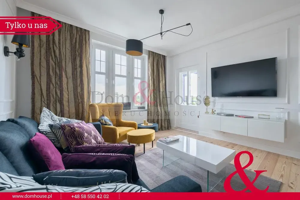 Дневна соба; поглед, модерни стил, природно светло, дрвени под