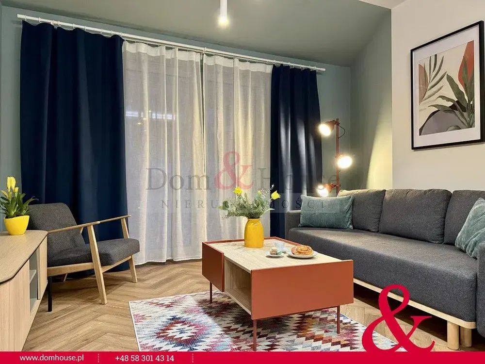 Salon; style moderne, parquet, lumière naturelle