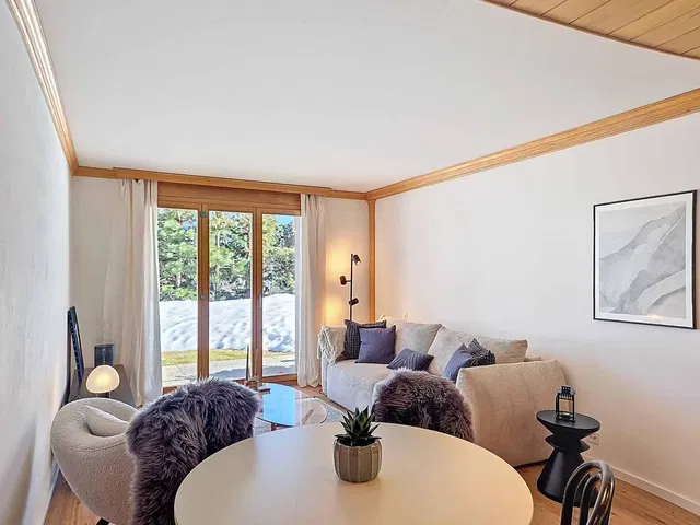 Obývací pokoj; výhled, přirozené světlo, moderní styl