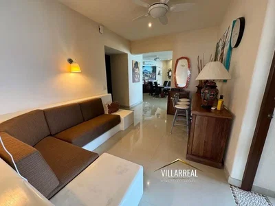 Salón; suelo de baldosas, estilo moderno, luz natural