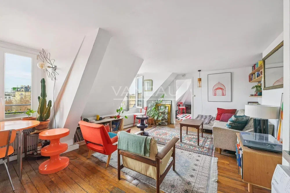 Wohnzimmer; blick, holzboden, moderner stil, tageslicht