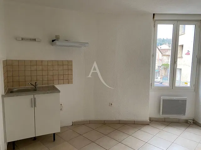 مطبخ; أرضية من البلاط