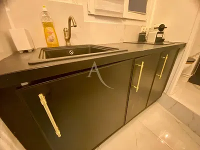 Kuhinja; kuhinjski aparati, pločice